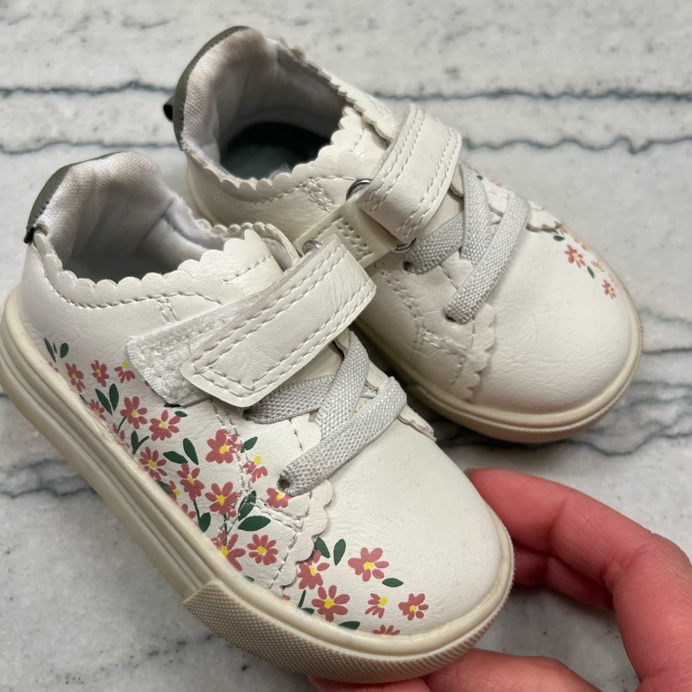 Size 4 OshKosh Tennis Shoes
